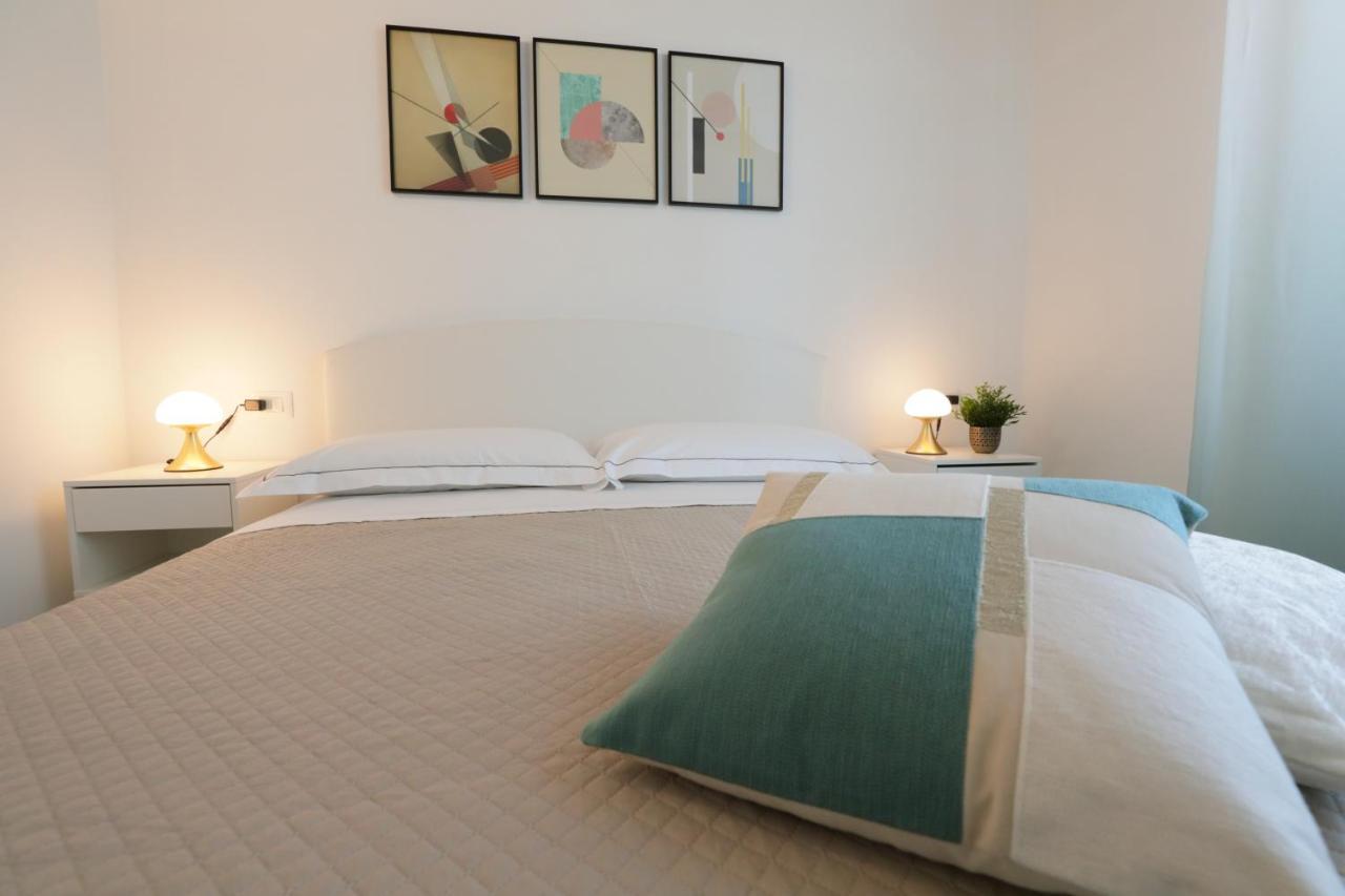 Zuara9Room Ріміні Екстер'єр фото