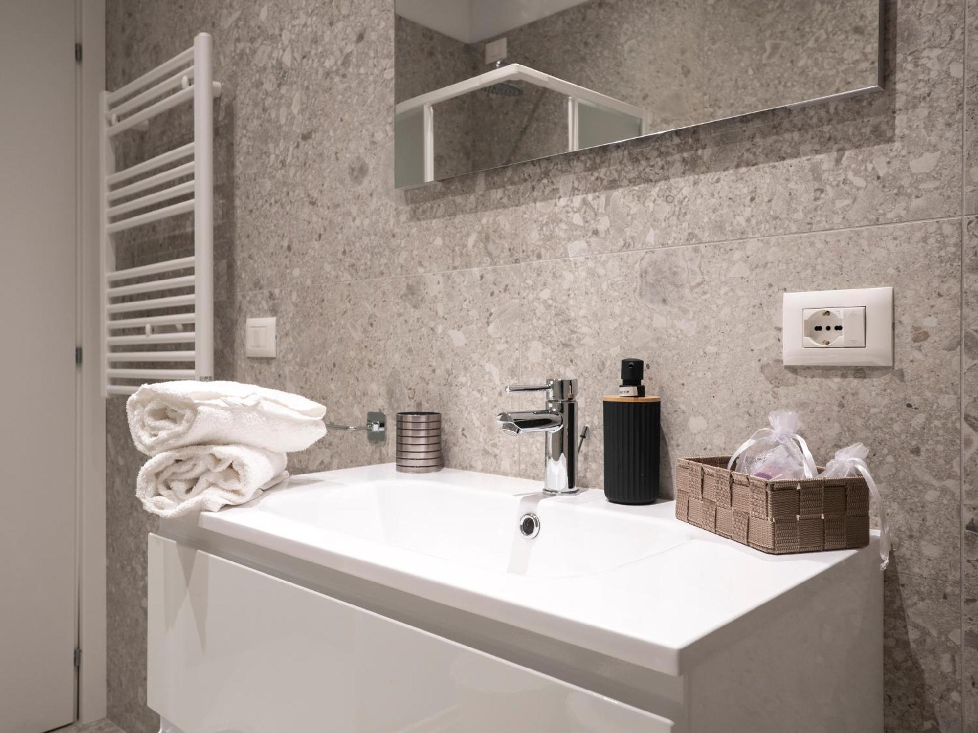 Zuara9Room Ріміні Екстер'єр фото